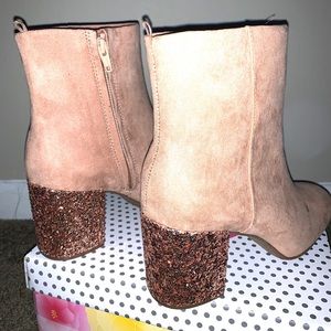 Block heel booties in Blush